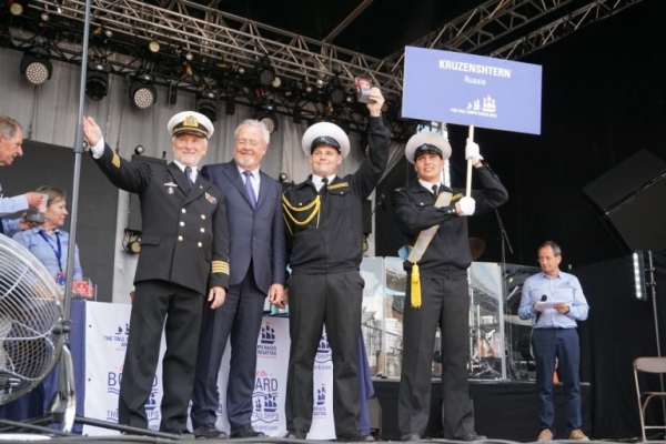 
			Экипаж и курсанты «Крузенштерна» приняли участие в морском фестивале Антверпена		