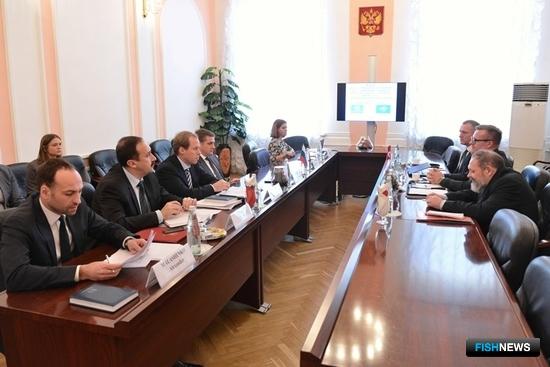 Илья Шестаков пообещал поддержку производству кормов для аквакультуры
