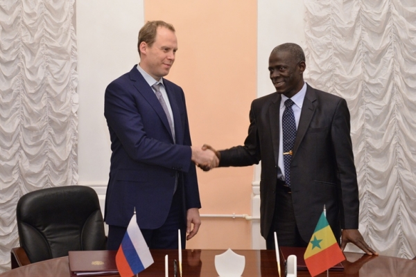 
			Россия и Сенегал договорились развивать сотрудничество области рыбохозяйственной науки и аквакультуры		
