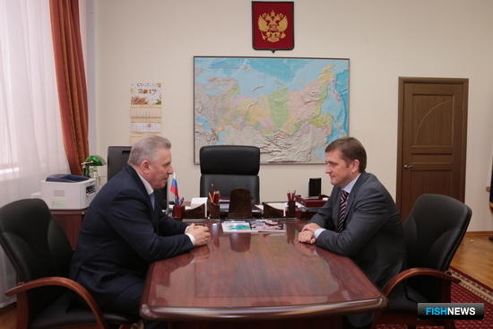 Глава Росрыболовства и губернатор Хабаровского края обсудили актуальные для отрасли темы