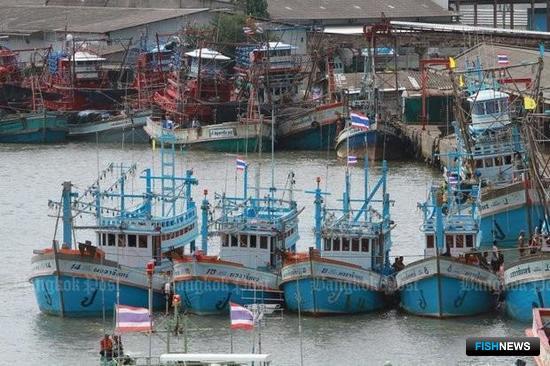 Власти Таиланда выкупят у рыбаков бесполезные суда