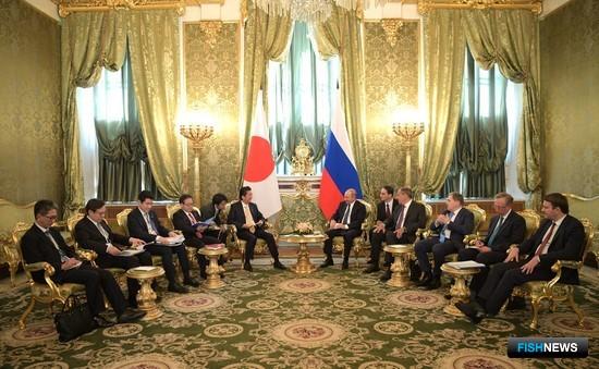 Россия и Япония активизируют сотрудничество на Курилах