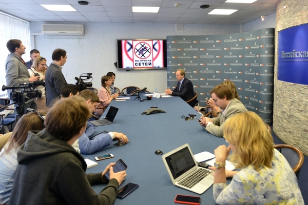 
			Накануне акции «Всероссийский день без сетей» состоялась пресс-конференция Василия Соколова 		