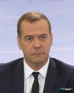Дмитрий Медведев поручил отфильтровать «советское наследие» Дмитрий Медведев поручил отфильтровать «советское наследие»