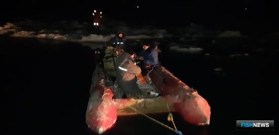 Спасение рыболовов в заливе Мордвинова стало регулярным