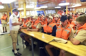 
			Новости кругосветки: экипаж «Паллады» отработал тревогу по оставлению судна в Индийском океане 		