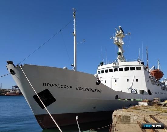 ВНИРО и РАН совместно исследуют глубины Черного моря